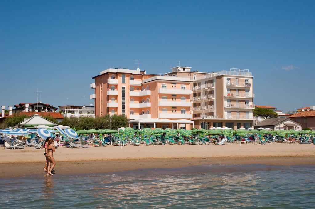 Hotel Corallo Lido di Jesolo Exterior foto